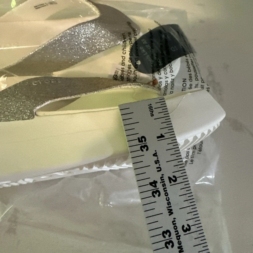 CROCS SILVER GETAWAY CHUNKY GLITTER PLATFORM FLIP FLOP SANDAL SIZE 5 NWT
